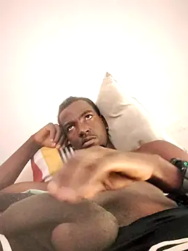 Snapshot of Jheronn28 chatting on October 18, 9:37 pm Jheronn28 online show from October 18, 9:37 pm