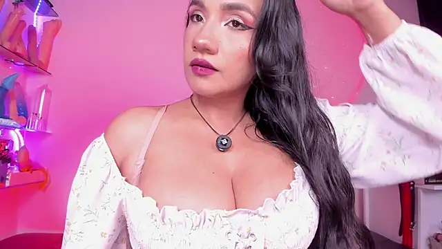 christymilkk online show from November 19, 12:43 am