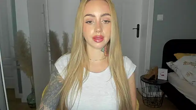 sexyCoralie online show from June 11, 1:53 pm
