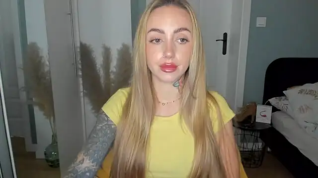sexyCoralie online show from June 12, 7:18 am