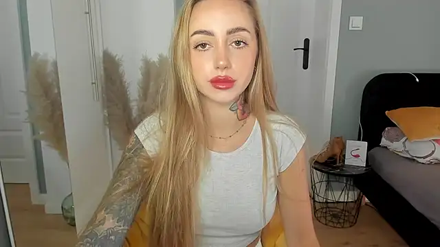 sexyCoralie online show from June 25, 6:40 am
