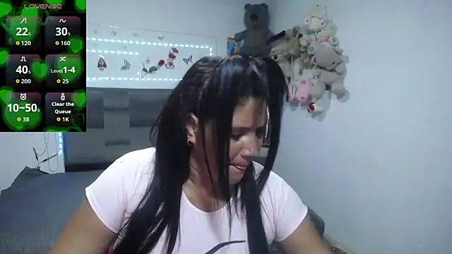 Snapshot of Sharloth_milf chatting on December 16, 9:31 pm Sharloth milf online show from December 16, 9:31 pm