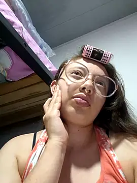 linda-schmidt online show from December 28, 2:22 am