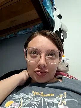 linda-schmidt online show from March 8, 9:51 pm