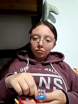 linda-schmidt online show from March 29, 3:28 am