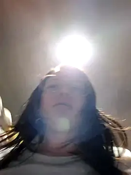 Snapshot of linda-schmidt chatting on April 21, 2:51 am linda-schmidt online show from April 21, 2:51 am