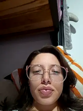 Snapshot of linda-schmidt chatting on May 3, 1:00 am linda-schmidt online show from May 3, 1:00 am
