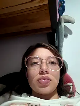 Snapshot of linda-schmidt chatting on May 14, 2:18 am linda-schmidt online show from May 14, 2:18 am