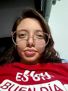 Snapshot of linda-schmidt chatting on June 25, 12:32 am linda-schmidt online show from June 25, 12:32 am