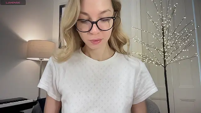 Cutensadistic online show from December 30, 9:05 am