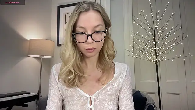Cutensadistic online show from January 2, 3:19 pm