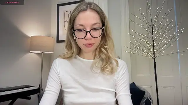 Cutensadistic online show from January 3, 11:35 am