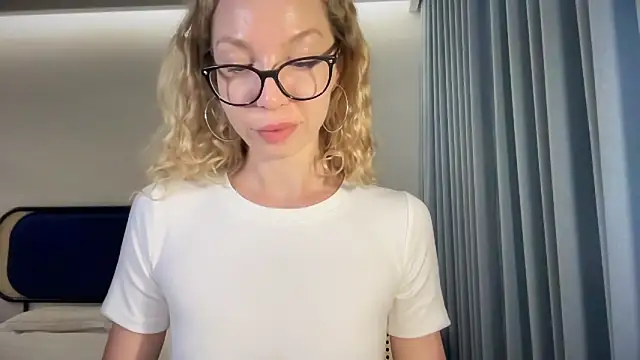 Cutensadistic online show from February 11, 2:46 pm