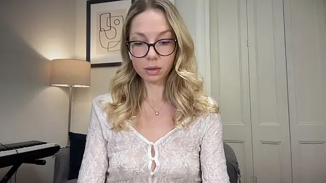 Cutensadistic online show from February 22, 3:03 pm