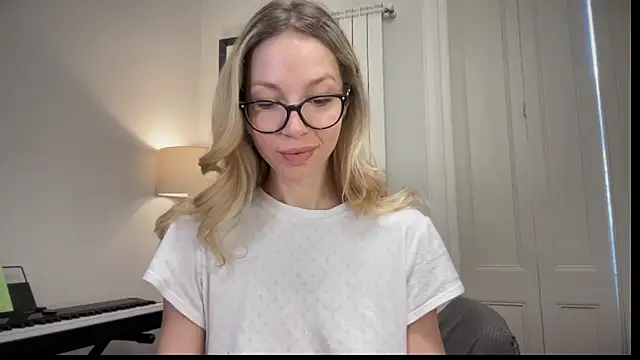 Cutensadistic online show from February 28, 7:15 am