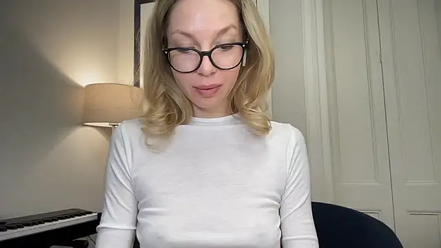Cutensadistic online show from March 20, 6:20 pm