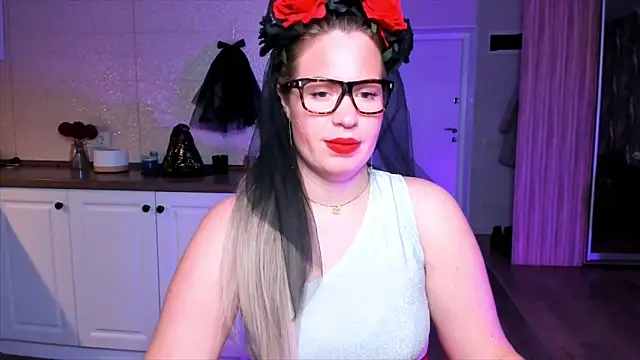 HotTiffani online show from October 27, 10:52 am