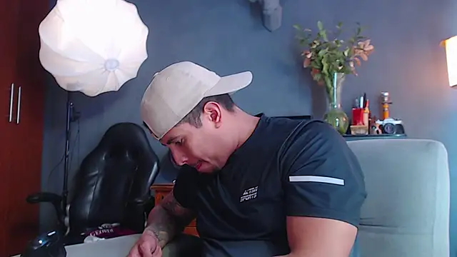 geirge teacherxx online show from November 24, 6:40 pm