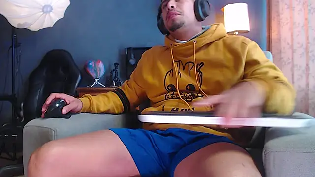 geirge teacherxx online show from December 4, 9:45 pm