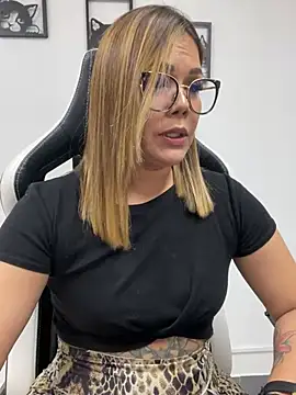 Snapshot of KellyBrooklyn_ chatting on February 18, 4:37 pm KellyBrooklyn online show from February 18, 4:37 pm