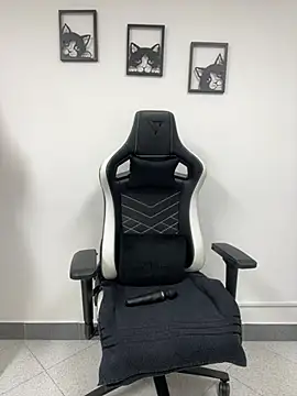 Snapshot of KellyBrooklyn_ chatting on February 20, 12:52 am KellyBrooklyn online show from February 20, 12:52 am