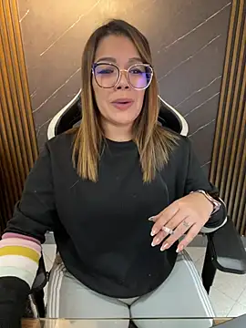 KellyBrooklyn  online show from February 18, 2:57 pm