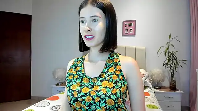 macarena vallejo online show from December 5, 1:36 am