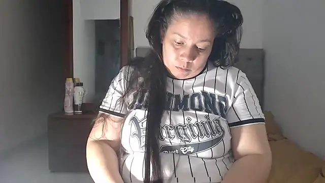 Snapshot of tiffany_horny_1 chatting on March 7, 5:18 am tiffany horny 1 online show from March 7, 5:18 am