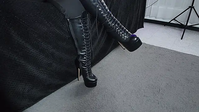 Snapshot of _Jade_16 chatting on February 11, 11:37 am Jade 16 online show from February 11, 11:37 am