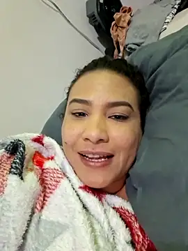 JuliRamirez online show from March 25, 10:27 pm