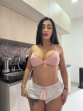 Snapshot of emma_andrew1 chatting on March 29, 8:20 pm emma andrew1 online show from March 29, 8:20 pm