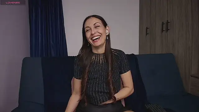 Swetisabella01 online show from May 16, 12:40 am