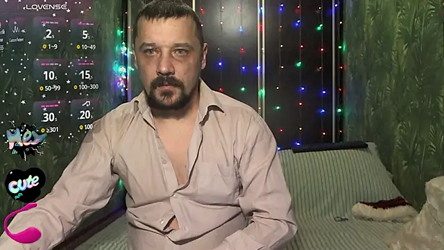 DanielOhCool online show from December 28, 8:25 pm