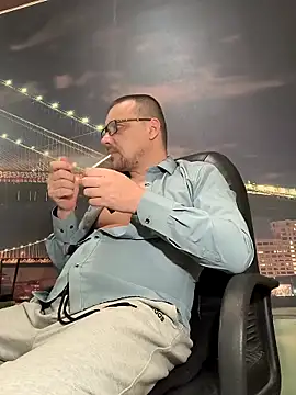 DanielOhCool online show from February 28, 9:23 pm