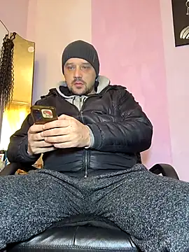 DanielOhCool online show from January 18, 8:18 am