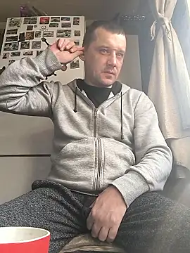 Snapshot of DanielOhCool chatting on February 23, 7:39 am DanielOhCool online show from February 23, 7:39 am