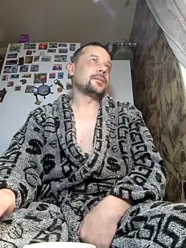 Snapshot of DanielOhCool chatting on March 17, 5:33 am DanielOhCool online show from March 17, 5:33 am