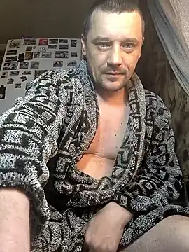 Snapshot of DanielOhCool chatting on March 28, 4:34 am DanielOhCool online show from March 28, 4:34 am