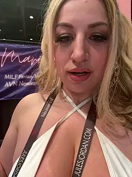 miamellycious online show from January 23, 2:12 am