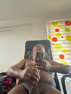 Snapshot of strongguyindia chatting on March 2, 6:58 am strongguyindia online show from March 2, 6:58 am