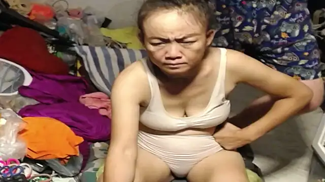 1CuteAndSexy69 online show from July 15, 6:57 pm