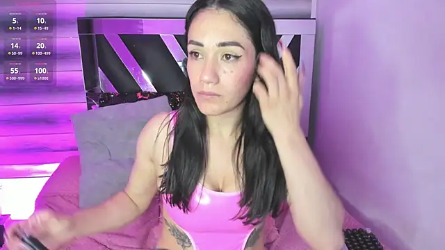 Snapshot of cami_suarez_ chatting on December 30, 7:26 am cami suarez online show from December 30, 7:26 am