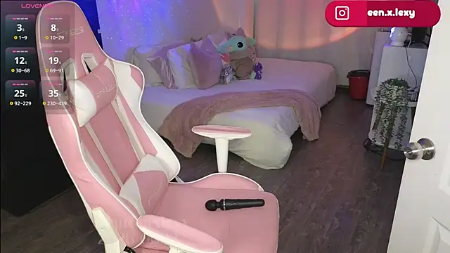 queenxlexy online show from June 12, 7:02 pm