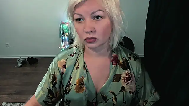 Angelaroberti3 online show from December 19, 2:02 pm