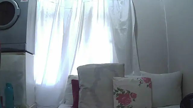 Delicioussexy online show from October 14, 5:52 am