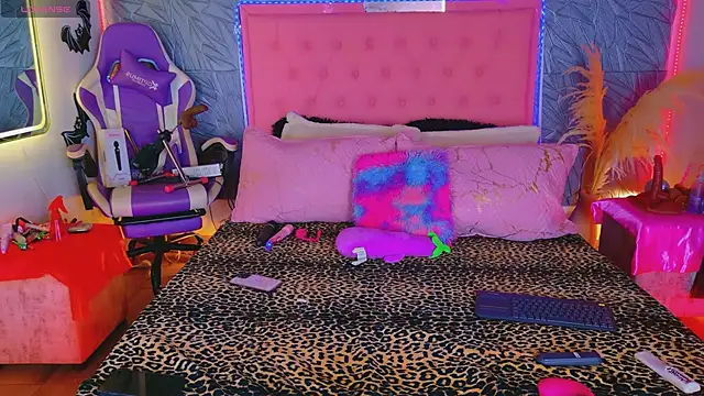 macasweet online show from November 28, 10:01 pm