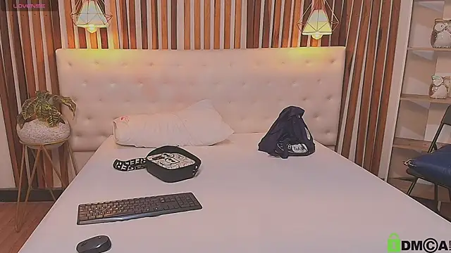 Snapshot of valerie_lya chatting on April 4, 11:51 am valerie lya online show from April 4, 11:51 am