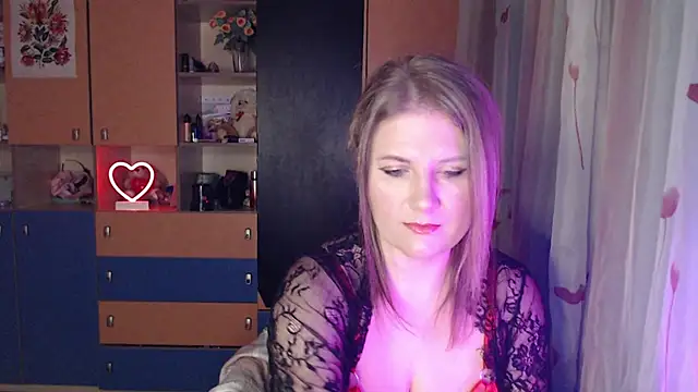 LizaCakes online show from February 25, 4:00 pm