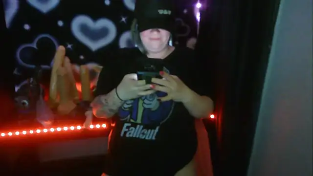 Snapshot of HoneyChambers chatting on March 14, 10:48 pm HoneyChambers online show from March 14, 10:48 pm