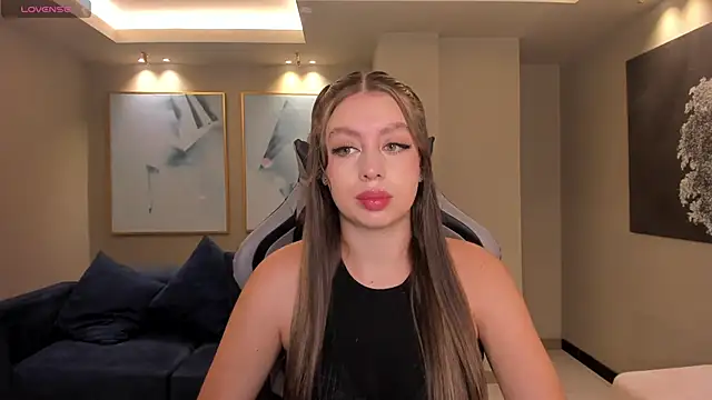 EllaClark online show from March 22, 7:20 pm